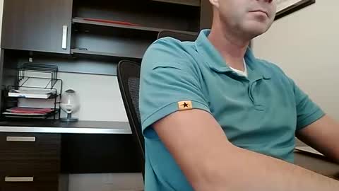 Snapshot of ultratac1 chatting on 11.24.25 Ultra online show from 11.24.25