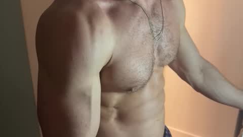 Um CM online show from 03.19.26