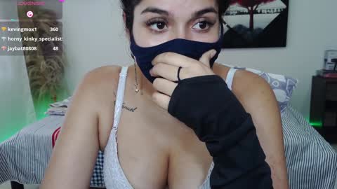 Snapshot of umarany chatting on 01.04.25 umarani online show from 01.04.25