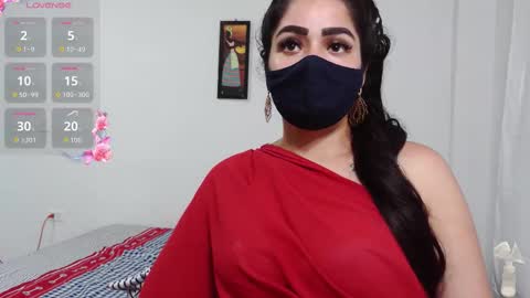 Snapshot of umarany chatting on 11.24.25 umarani online show from 11.24.25