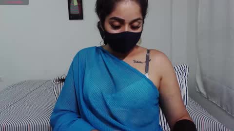 Snapshot of umarany chatting on 11.25.25 umarani online show from 11.25.25