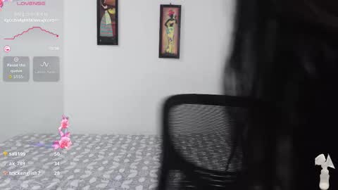 Snapshot of umarany chatting on 11.30.25 umarani online show from 11.30.25