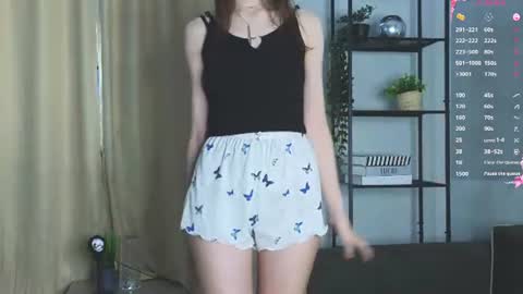 Snapshot of umbraelyon chatting on 06.27.26 Liliane online show from 06.27.26