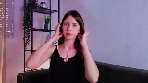 Snapshot of umbraelyon chatting on 07.04.26 Liliane online show from 07.04.26