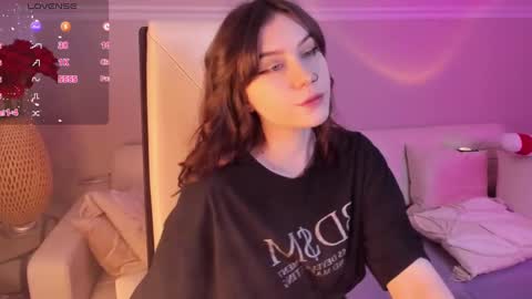 Una  online show from 12.06.24