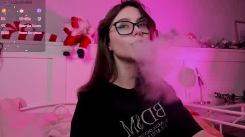 Una  online show from 12.24.24