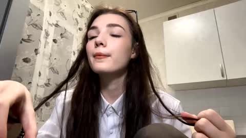 Isobelle lisi online show from 12.18.25