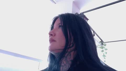 Snapshot of unatatuada chatting on 10.24.25 Franchesca online show from 10.24.25