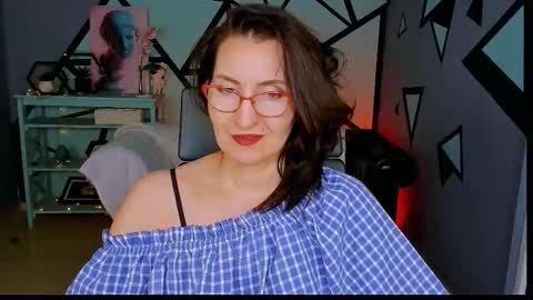 Snapshot of unatera chatting on 02.08.26 UnaTera online show from 02.08.26