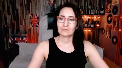 Snapshot of unatera chatting on 02.16.26 UnaTera online show from 02.16.26