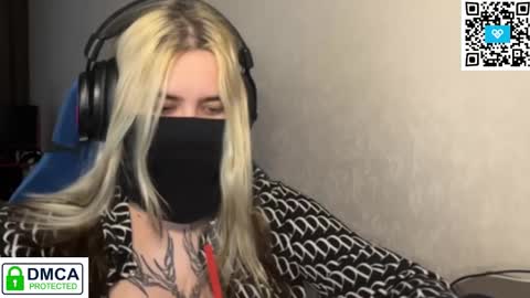 Snapshot of unaxyling chatting on 02.25.26 unaxyling online show from 02.25.26