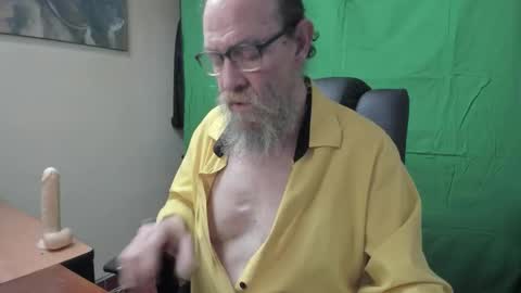 Snapshot of uncle_hottiecb chatting on 03.09.26 Uncle Hottie online show from 03.09.26