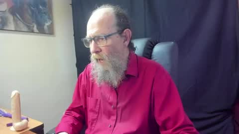 Snapshot of uncle_hottiecb chatting on 04.01.26 Uncle Hottie online show from 04.01.26