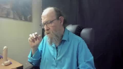 Snapshot of uncle_hottiecb chatting on 04.06.26 Uncle Hottie online show from 04.06.26