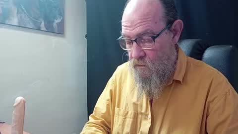 Snapshot of uncle_hottiecb chatting on 04.09.26 Uncle Hottie online show from 04.09.26