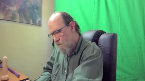 Snapshot of uncle_hottiecb chatting on 04.15.26 Uncle Hottie online show from 04.15.26