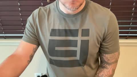 Snapshot of uncleblazer10 chatting on 02.24.25 uncleblazer10 online show from 02.24.25