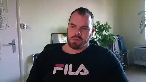 Snapshot of uncut_strong chatting on 12.15.24 Uncut Strong online show from 12.15.24