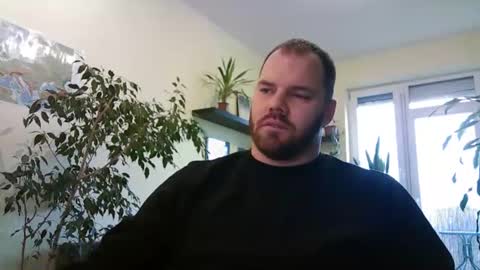 Snapshot of uncut_strong chatting on 12.15.25 Uncut Strong online show from 12.15.25