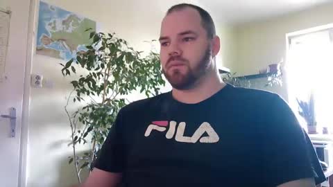 Snapshot of uncut_strong chatting on 01.14.26 Uncut Strong online show from 01.14.26