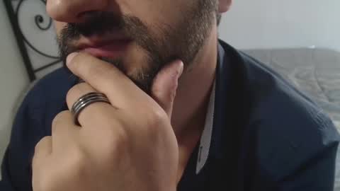 Snapshot of under_thedesk chatting on 10.09.25 Giov online show from 10.09.25