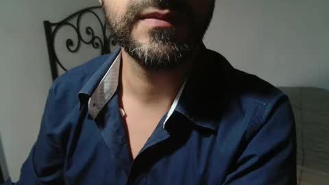 Snapshot of under_thedesk chatting on 10.11.25 Giov online show from 10.11.25