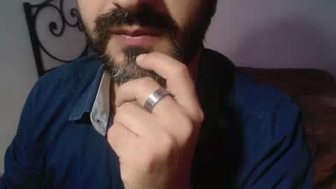 Snapshot of under_thedesk chatting on 11.16.25 Giov online show from 11.16.25