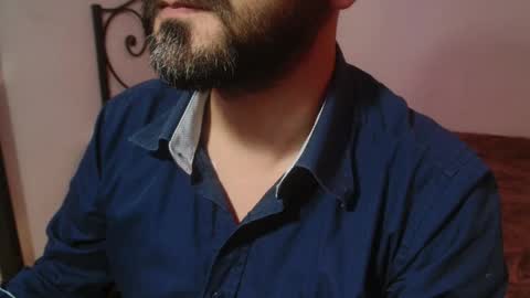 Snapshot of under_thedesk chatting on 11.18.25 Giov online show from 11.18.25