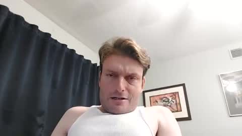 Snapshot of undress_me_ chatting on 12.28.24 undress me online show from 12.28.24