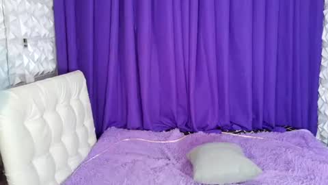 Snapshot of unforgettable_ava chatting on 06.18.26 Rhian online show from 06.18.26