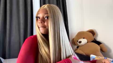 Snapshot of unholybaddie chatting on 12.23.25 Unholybaddie online show from 12.23.25