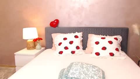 Snapshot of uniquemissy chatting on 07.14.26 Andreea online show from 07.14.26