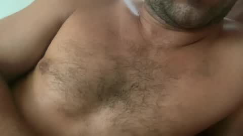 Snapshot of universalstudihoes chatting on 09.17.25 universalstudihoes online show from 09.17.25