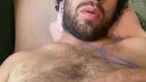 Snapshot of universalstudihoes chatting on 11.05.25 universalstudihoes online show from 11.05.25