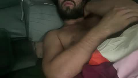 Snapshot of universalstudihoes chatting on 11.21.25 universalstudihoes online show from 11.21.25