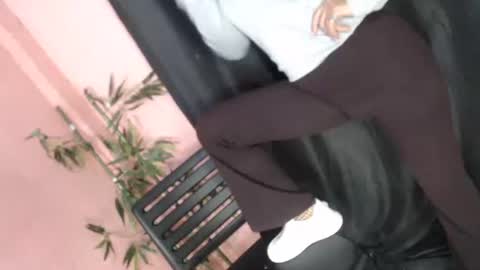 unknown_trans18 online show from 04.15.26