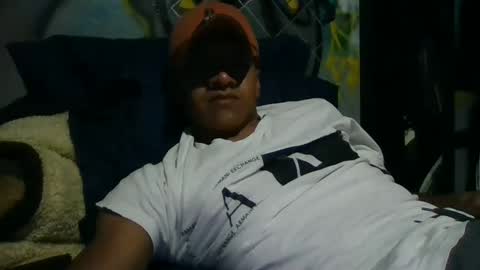 Snapshot of ur855224 chatting on 09.16.25 EL CAMA online show from 09.16.25