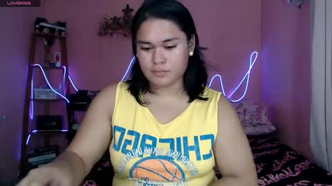 Snapshot of ur_baby_rebbecca chatting on 06.01.26 SINGLE online show from 06.01.26
