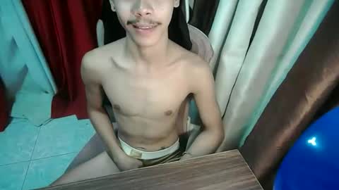 Snapshot of ur_boy_bryan chatting on 04.08.26 ur_boy_bryan online show from 04.08.26