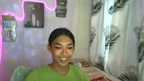 Snapshot of ur_dazzlingmorenaxx chatting on 04.17.26 ur_dazzlingmorenaxx online show from 04.17.26