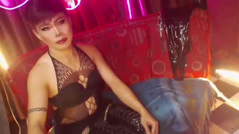 Snapshot of ur_dominatrix chatting on 02.05.26 MISS ANNA online show from 02.05.26