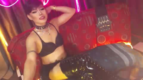 Snapshot of ur_dominatrix chatting on 02.11.26 MISS ANNA online show from 02.11.26