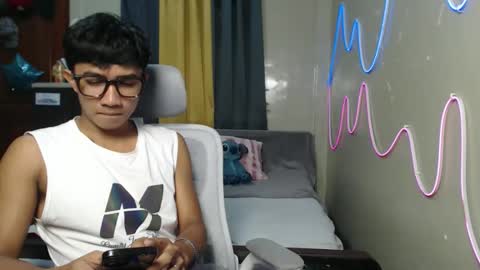 Snapshot of ur_hottestjonny chatting on 06.02.26 jonny online show from 06.02.26