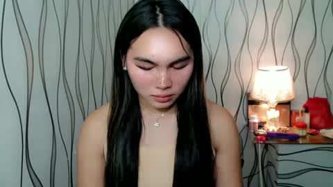 Snapshot of ur_innocent_girlx chatting on 11.07.25 QUEENSY online show from 11.07.25