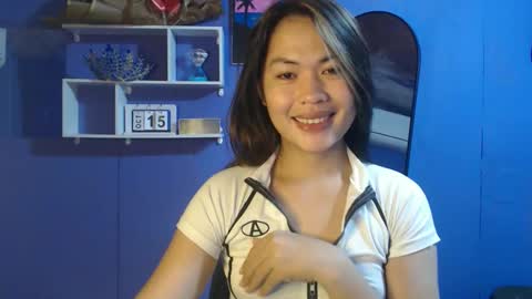 Snapshot of ur_perfectgirlmsa chatting on 10.15.25 Ms. A lets go pass or pvt show online show from 10.15.25