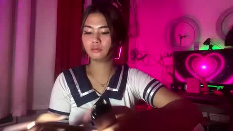 Snapshot of ur_ultimatedreamgirlxoxo chatting on 04.24.26 HelloIm Girly online show from 04.24.26