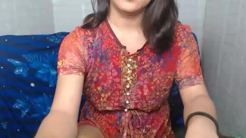 Snapshot of urasian_dreamgirl69 chatting on 11.19.25 bela online show from 11.19.25