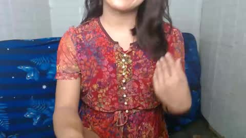 Snapshot of urasian_dreamgirl69 chatting on 11.23.25 bela online show from 11.23.25