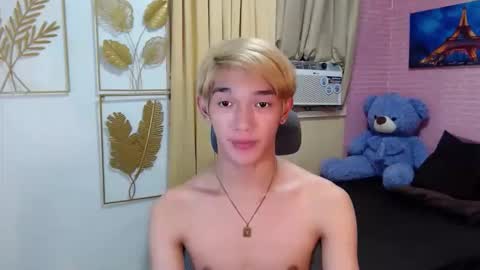 Snapshot of urasian_john20 chatting on 04.21.26 urasian_john20 online show from 04.21.26