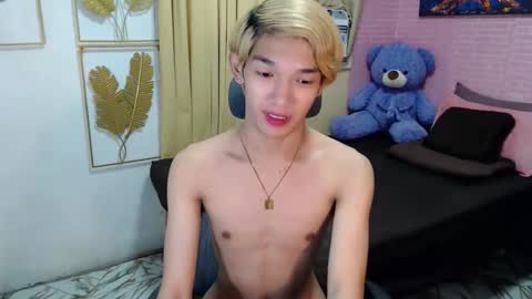 Snapshot of urasian_john20 chatting on 05.19.26 urasian_john20 online show from 05.19.26